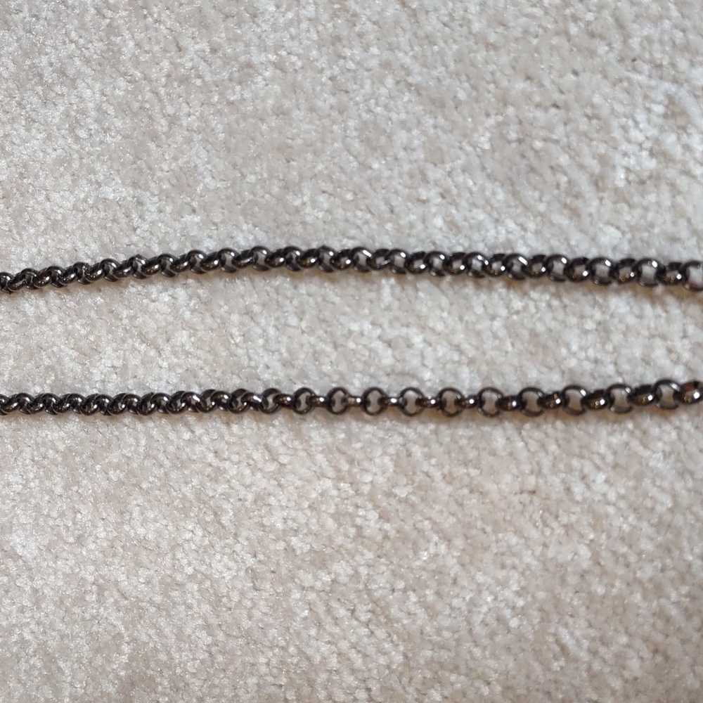 Pretty Necklace - Picture 3 of 5